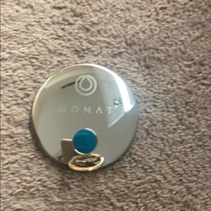 MONAT Mirror